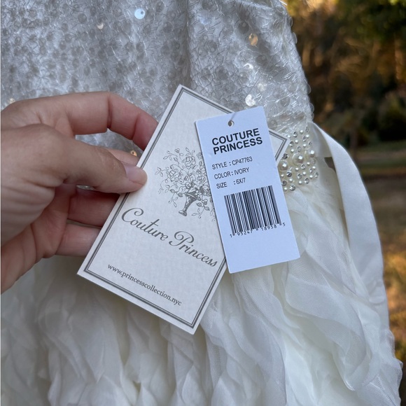 Elegant White Kids Formal Dress - Picture 3 of 5